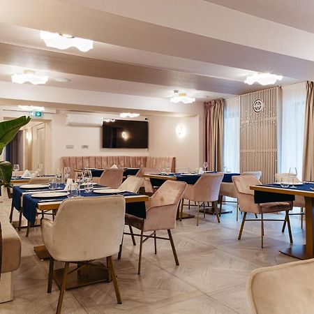 Pensiunea Iristar Fălticeni エクステリア 写真