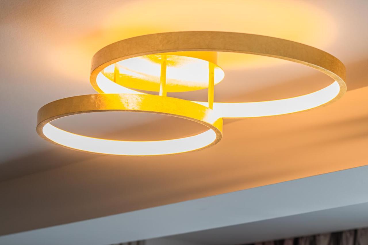 Pensiunea Iristar Fălticeni エクステリア 写真