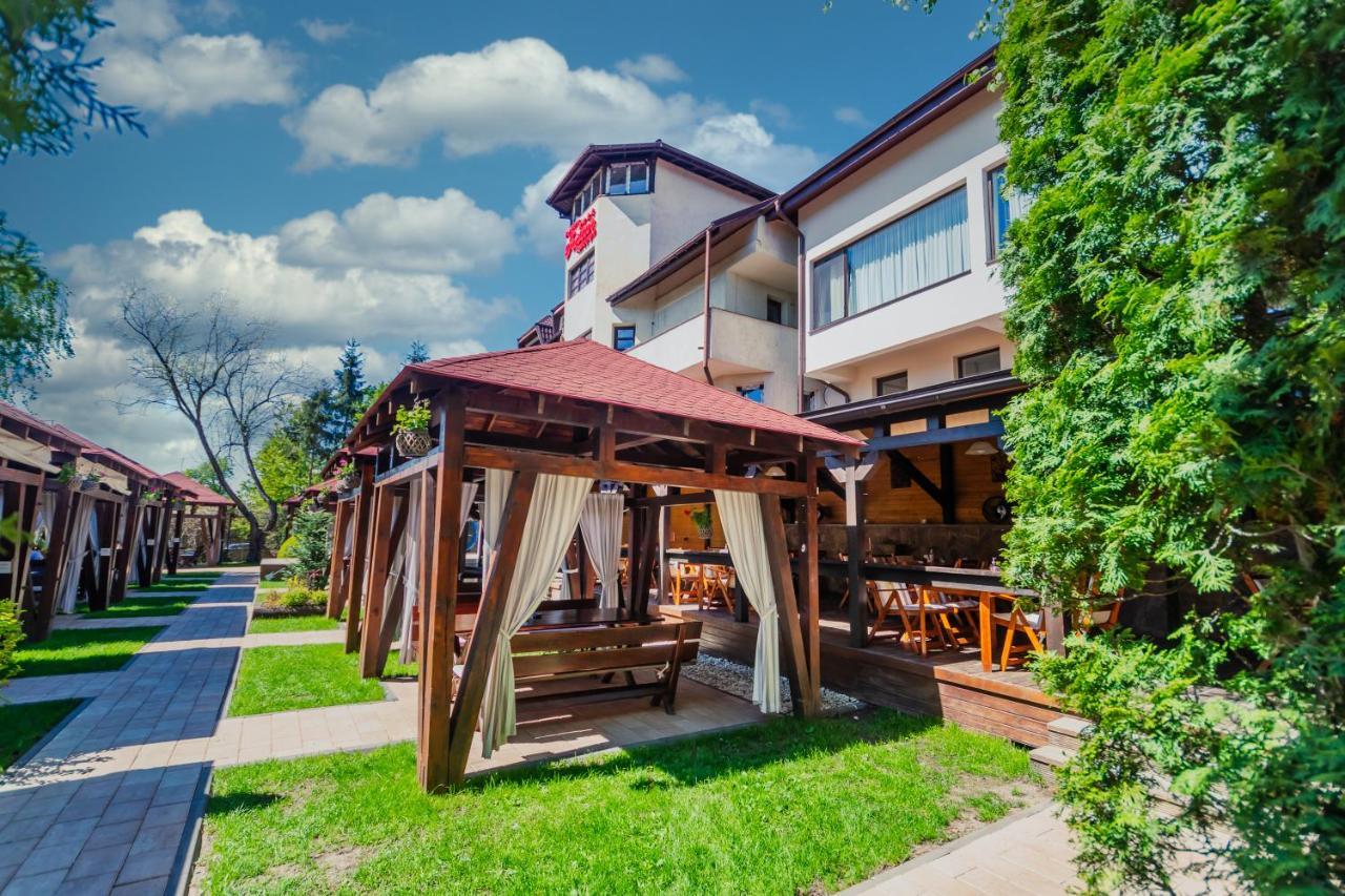 Pensiunea Iristar Fălticeni エクステリア 写真